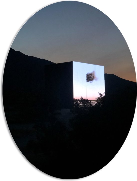 PVC Schuimplaat Ovaal - Bergen met Lichtgevend Scherm - 72x96 cm Foto op Ovaal (Met Ophangsysteem)