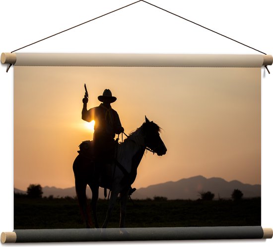 Textielposter - Zonsondergang achter Cowboy op Bruin met Wit Paard met Geweer - 60x40 cm Foto op Textiel