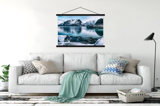 Porte-affiche avec affiche - Affiche scolaire - Hiver - Lac - Neige - 150x100 cm - Lattes noires