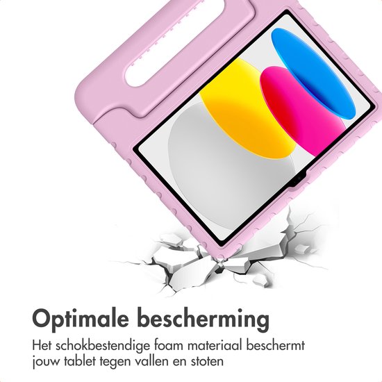 Roze tablethoes die de tablet beschermt bij een val op gebroken grond.