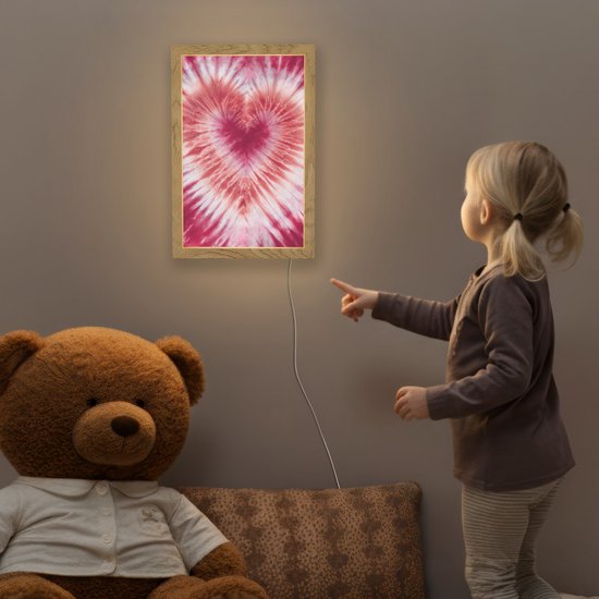 Nachtlampje 20x30 cm - Kinder lampje - Hartvorm - Roze - Tie dye - Tafellamp kinderkamer - Slaapkamer lamp - Bedlamp kinderen - Kinderlampje stopcontact - Wandlamp babykamer - Nachtlampjes van OnlyWow — afbeelding 5