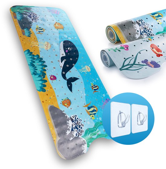 Rouleau de tapis de bain antidérapant avec imprimé baleine, poissons et méduses. Deux rouleaux et deux crochets visibles.