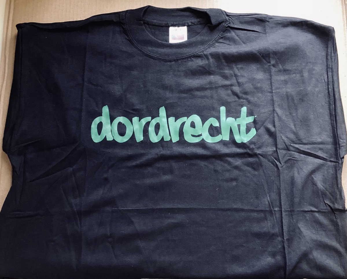 T-shirt Unisex “Dordrecht” Zwart met groene tekst, maat L