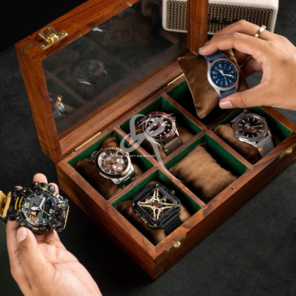 Handcrafted Houten Horloge Display Case voor 6 Stuks - Elegante Kist met Glazen Deksels en Zachte Velours Interieur - Perfecte Cadeau voor Vaderdag