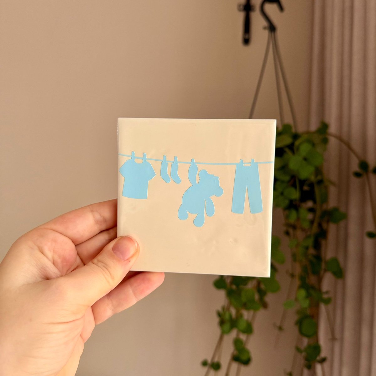 Wij & Blij - tegeltje - spreuktegel - waslijn blauw - beige - geboorte - decoratie - cadeau - kleinigheidje - bedankje - jongetje - meisje - interieur