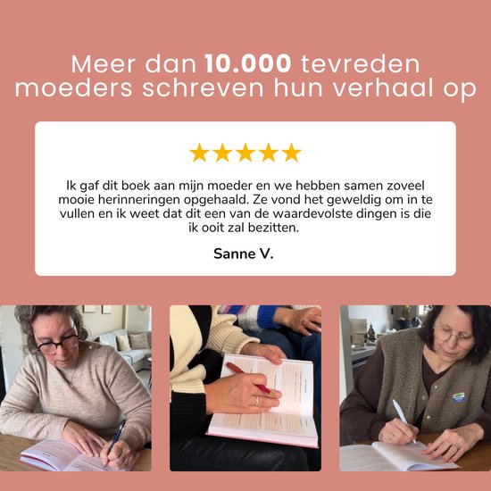 Drie vrouwen schrijven in een roze invulboek. Een moeder en dochter, twee vrouwen samen, en een vrouw alleen.