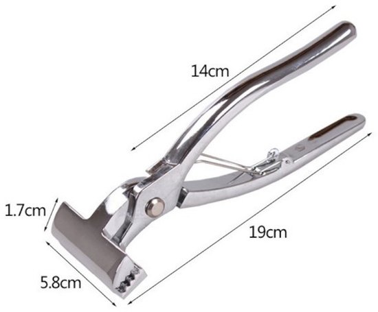 Zilverkleurige canvas spanklem met afmetingen: 19cm lengte, 14cm handgreep, 5.8cm breedte bek.