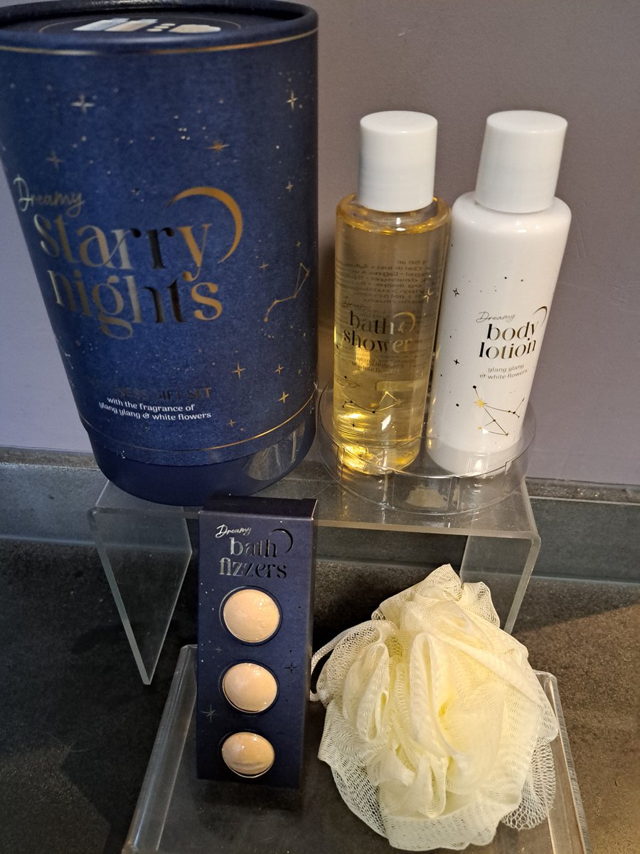 geschenk set - wellness gift set - dreamy starry nights - leuk kado - verjaardag - kerst geschenk - moeder dag - witte bloemen - ylang ylang