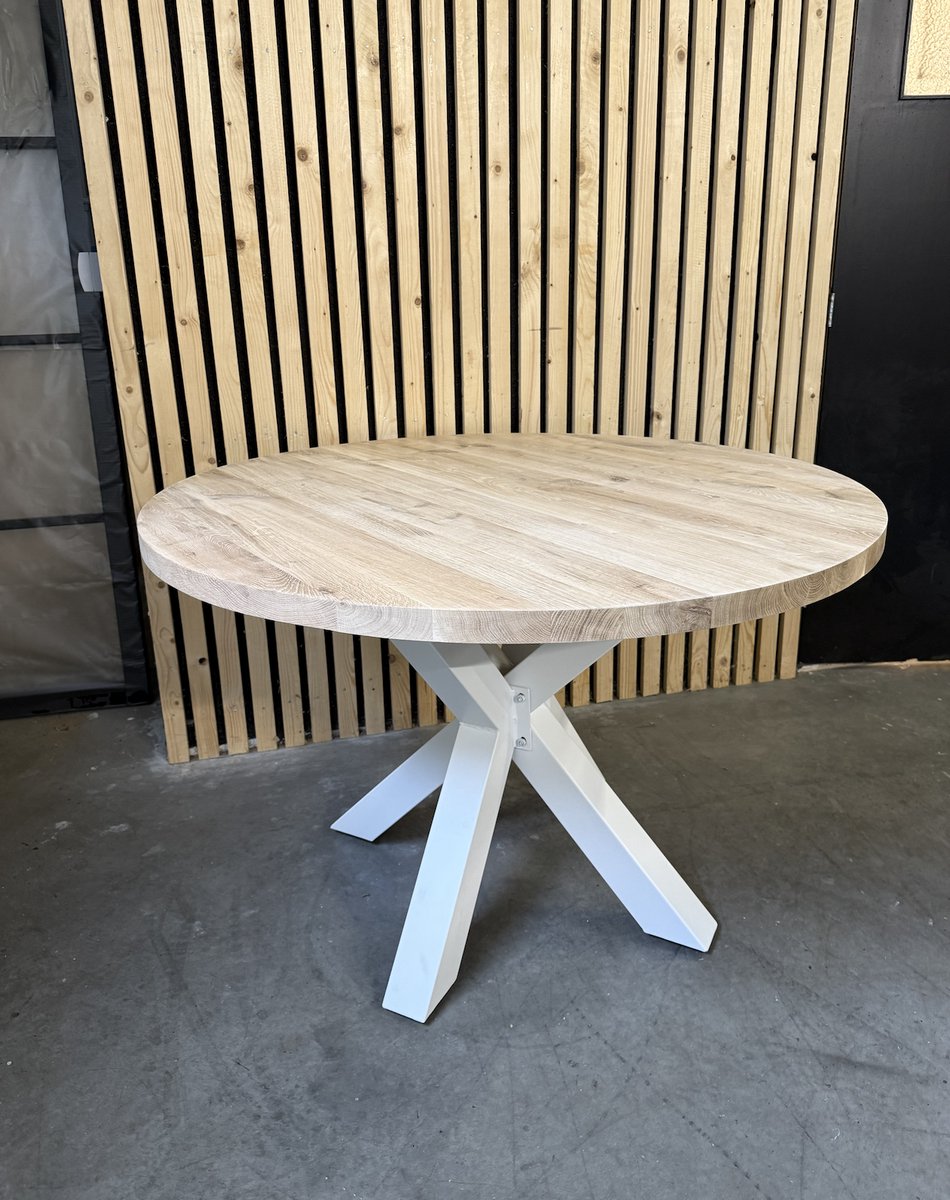 Blackwood - Ronde Eettafel - Puur Massief Eiken - Behandeld - 110 centimeter - Stalen Matrix Poot Wit