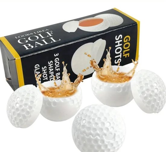 Twee gevulde golfbal shotglazen met gesloten en open glazen, naast een verpakking.