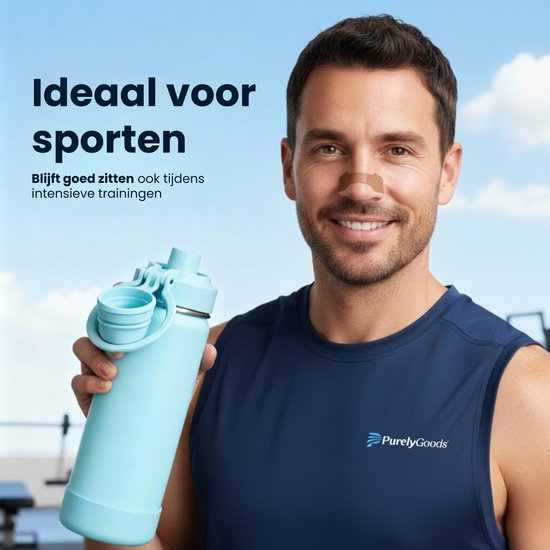 Homme avec un pansement nasal et une bouteille de sport. Idéal pour le sport. Reste bien en place pendant les entraînements intensifs.