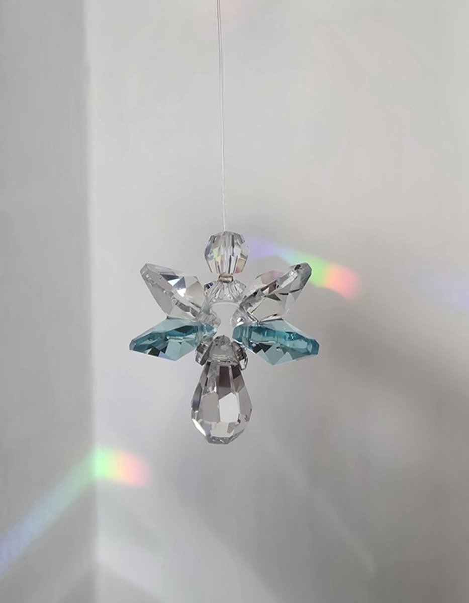 Geluksengel Baby Blue Raamhanger, gemaakt met o.a. Swarovski Kristallen (32% volloodkristal) Suncatcher, Beschermengel, Engel, Engeltje, Kristal, Kerstengel, Kerst, Kerstdecoratie, Raamdecoratie, Cadeau, Hanger, Decoratie, Raamkristal, Kerst-pakket.