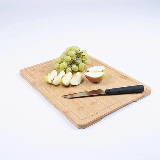 Bill.F Houten snijplank, 36 x 24 x 2,5 cm, met dambordpatroon en zijgrepen, snijplank, ideaal voor het snijden van vlees, het snijden van groenten, kaas en brood