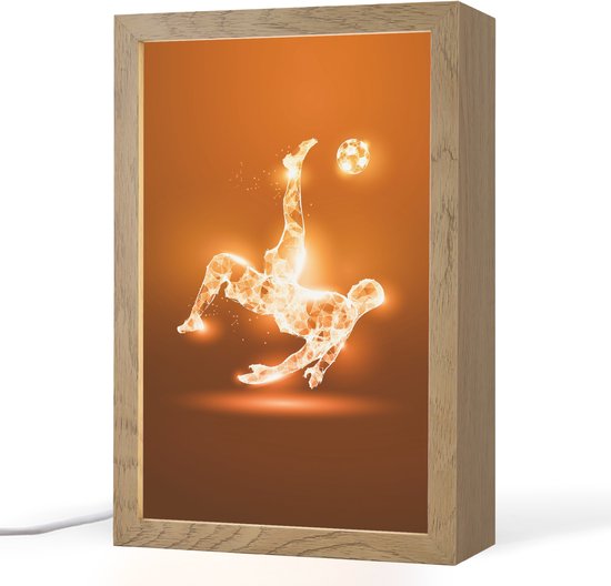 Nachtlampje 20x30 cm - Kinder lampje - Voetballer - Oranje - Voetbal - Omhaal - Tafellamp kinderkamer - Slaapkamer lamp - Bedlamp kinderen - Kinderlampje stopcontact - Wandlamp babykamer - Nachtlampjes