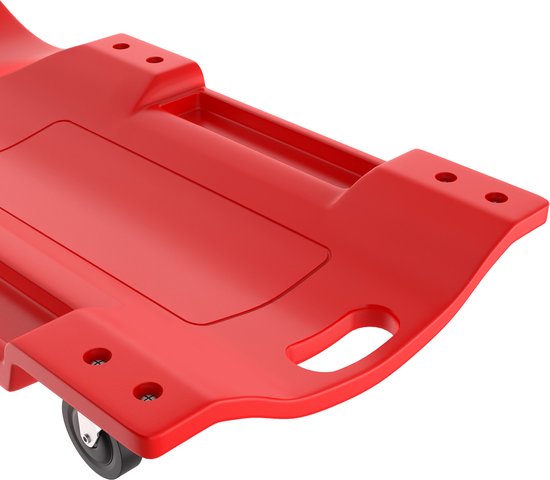 Detail van een rode werkplaatswagens met zwenkwielen en handgrepen.
