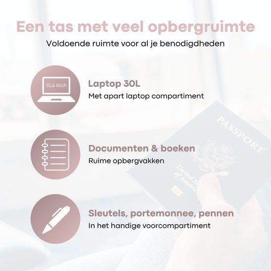 Roze rugzak met matzwarte ritsen en een stevig handvat.