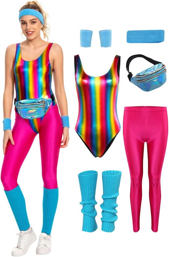 Dames fitnesspak, regenboogkleurig turnpakje, roze legging, blauwe polsbandjes, beenwarmers, hoofdband en heuptas.