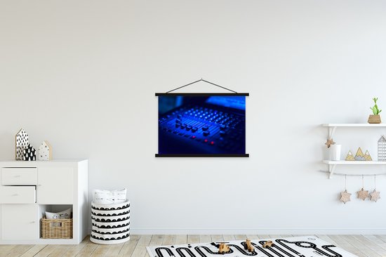 Console de mixage en plaque d'école lumière bleue lattes plates noir 90x60 cm - Tirage photo sur affiche textielposter (décoration murale salon / chambre)
