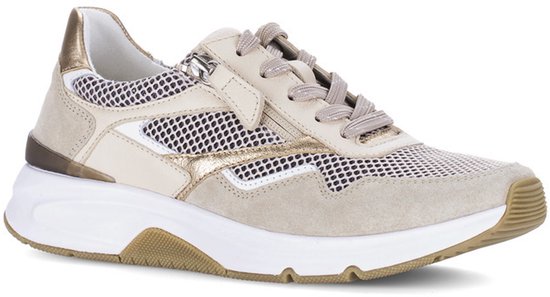 Crème leren sneaker, beige suède, mesh, gouden accenten en ritssluiting.