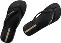 Zwarte Ipanema slippers met glitterbandjes en gouden logo.