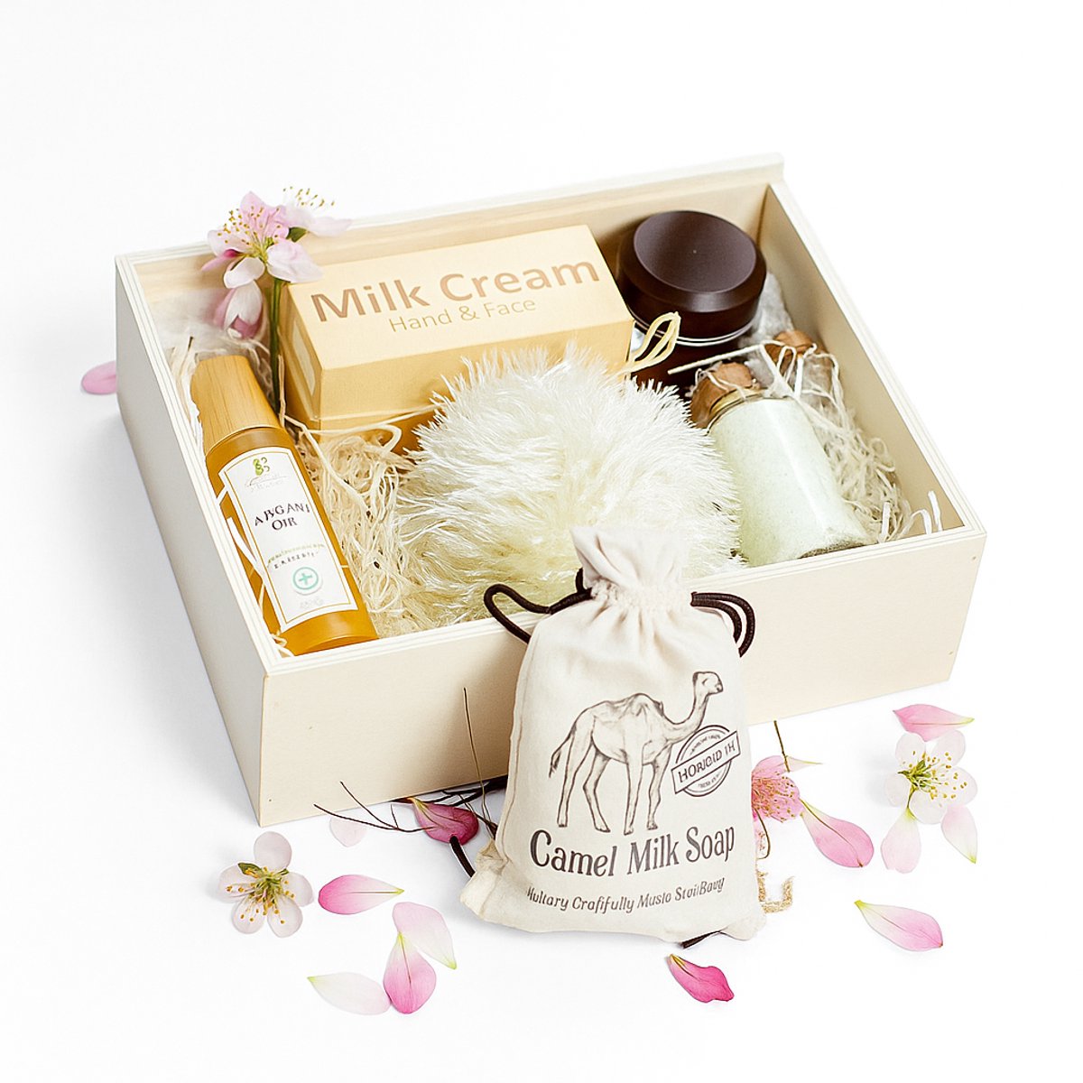 RNCosmetics - Giftset Kamelenmelk – Complete Verzorging met Kamelenmelk Geur – Luxe Giftbox met Crème, Zeep, Arganolie, Sheaboter & Badzout – Hydraterend & Voedend Cadeaupakket - Cadeauset - Gift - Kado - Kerstpakket