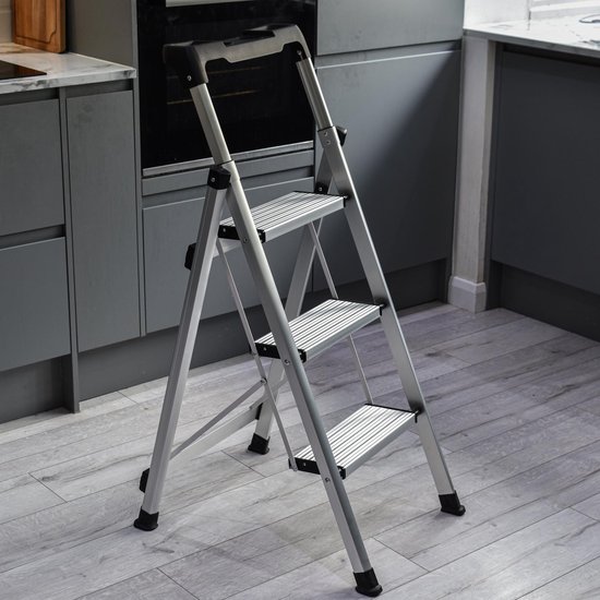 RETRACTABLE STEADER WITH 3 STAGES FOR TRUCK