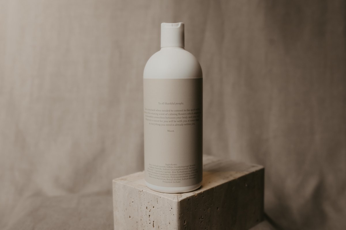 Six Senses - Bath Foam Moon - Liefdevol cadeau - Een bad vol schuim - Hydraterend - Handgemaakt in Nederland