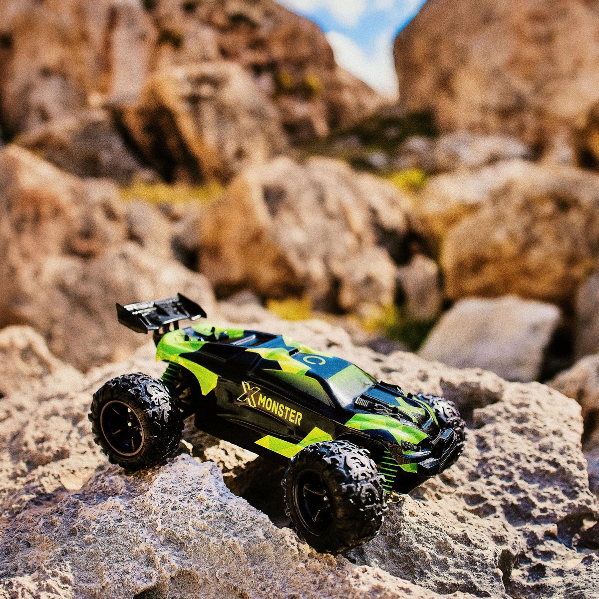 Overmax X-Monster 3.5 RC Auto – 4x4 – 1:18 Schaal – 30 km/h - Bereik 100 m – 2 Accu’s (40 min) – Extra Carrosserie – Offroad – TUV-gecertificeerd — afbeelding 14