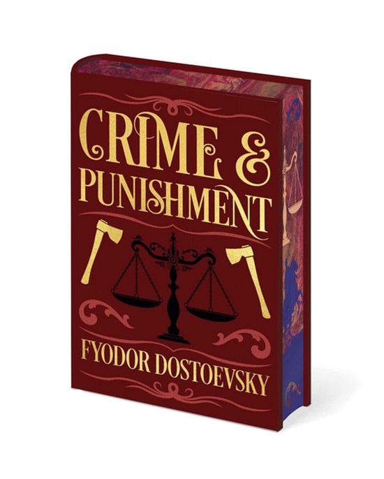 Boek "Crime & Punishment" van Fyodor Dostoevsky met een weegschaal en bijlen op de kaft.