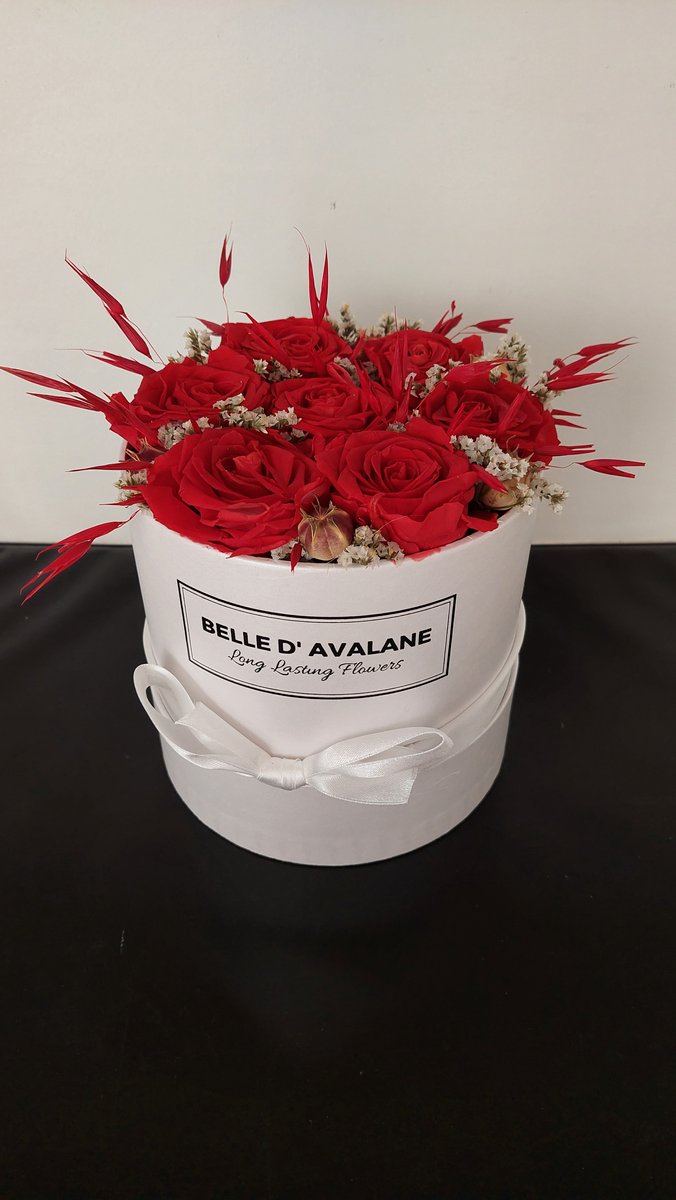 Flower box / geconserveerde rode rozen met bloemetjes /Valentijn bloemen/ geschenk/ kerstcadeau