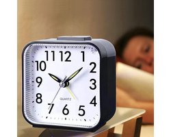 Stille, niet-tikkende wekker met licht- en snoozefunctie en bovenste knop, draagbare wekker, werkt op AA-batterijen (batterijen niet inbegrepen), kleine wekker voor op reis, op kantoor en in de slaapkamer