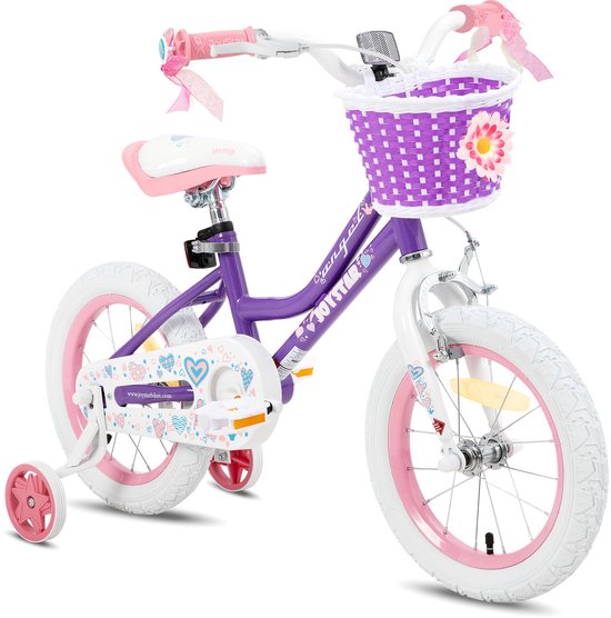 Paarse kinderfiets met witte banden, roze velgen, een paars mandje met bloemdecoratie, strikken en zijwieltjes.