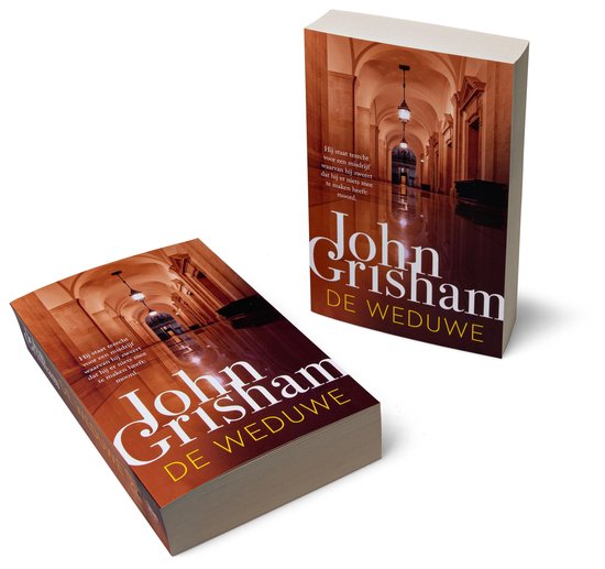 Twee exemplaren van het boek 'De weduwe' van John Grisham, met op de voorkant een gang met lantaarns.