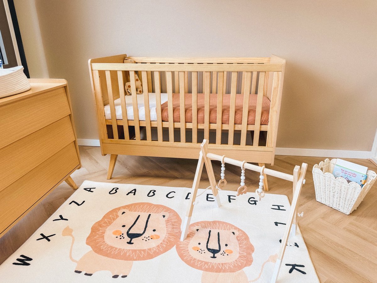 Kiyo Japandi Babybed – Meegroei Ledikant 70×140 & Commode | The Baby Supply