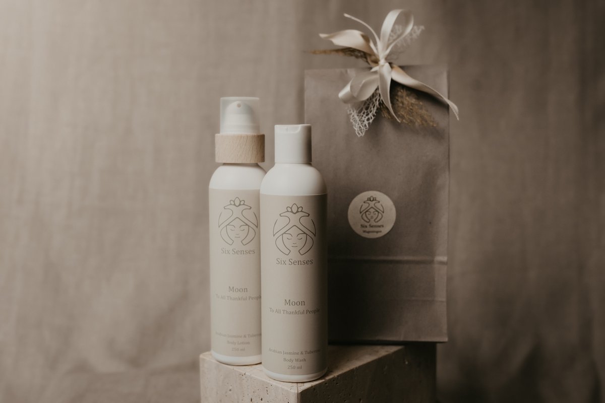 Six Senses - Classis Gift-set Moon - Liefdevol cadeau - Bodywash & bodylotion - Handgemaakt in Nederland
