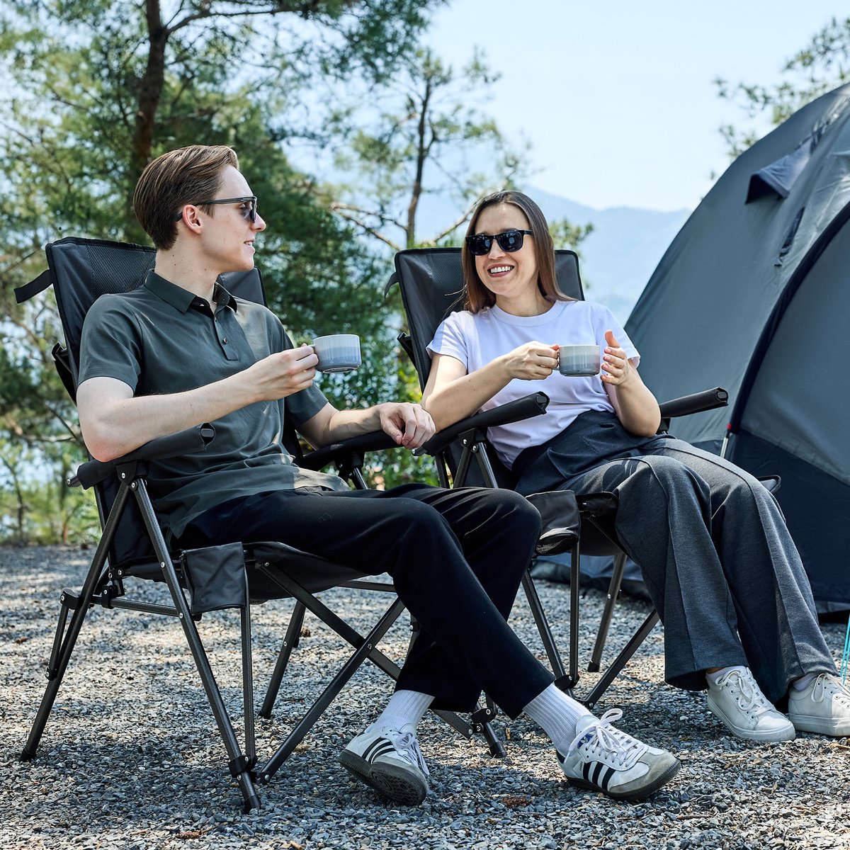 TIMBER RIDGE 2 Stuks Campingstoelen - Opvouwbaar & Stevig - 150KG draagvermogen - 55 cm zitbreedte - Hoge rugleuning - Met bekerhouder - Zwart — cadeau in Sport & Outdoor - foto 2