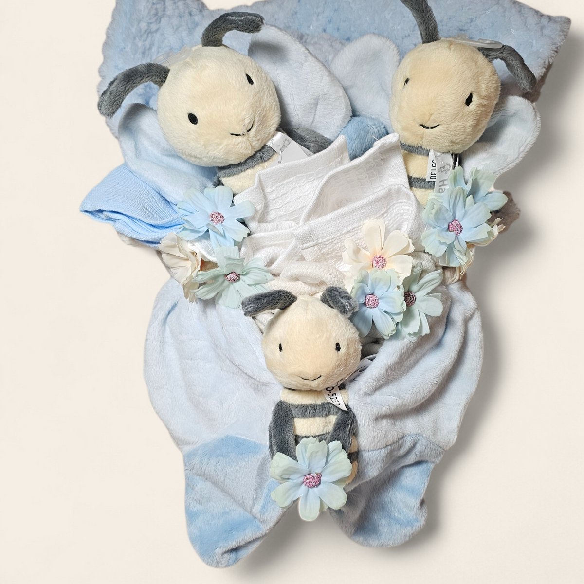 Luxe kraammand baby – compleet en zacht kraamcadeau bijtjes