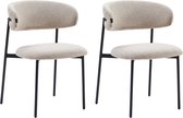 Set van twee beige bouclé eetkamerstoelen met zwart metalen frames.