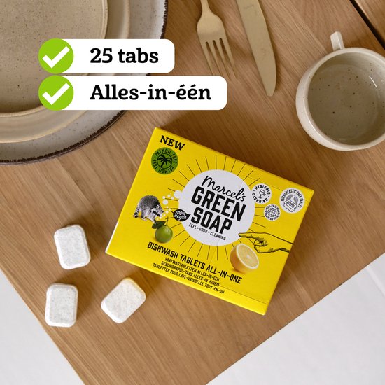 Gele verpakking met 25 vaatwastabletten, met afbeelding van een wasbeer, een appel en een citroen.
