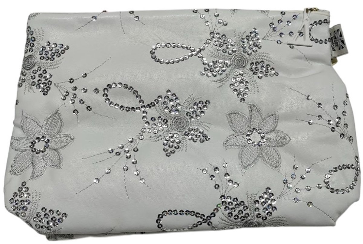 Vagabond - Toilettas - Large Sack - "Diva White" - afmeting 32 x 10 x 22 cm.