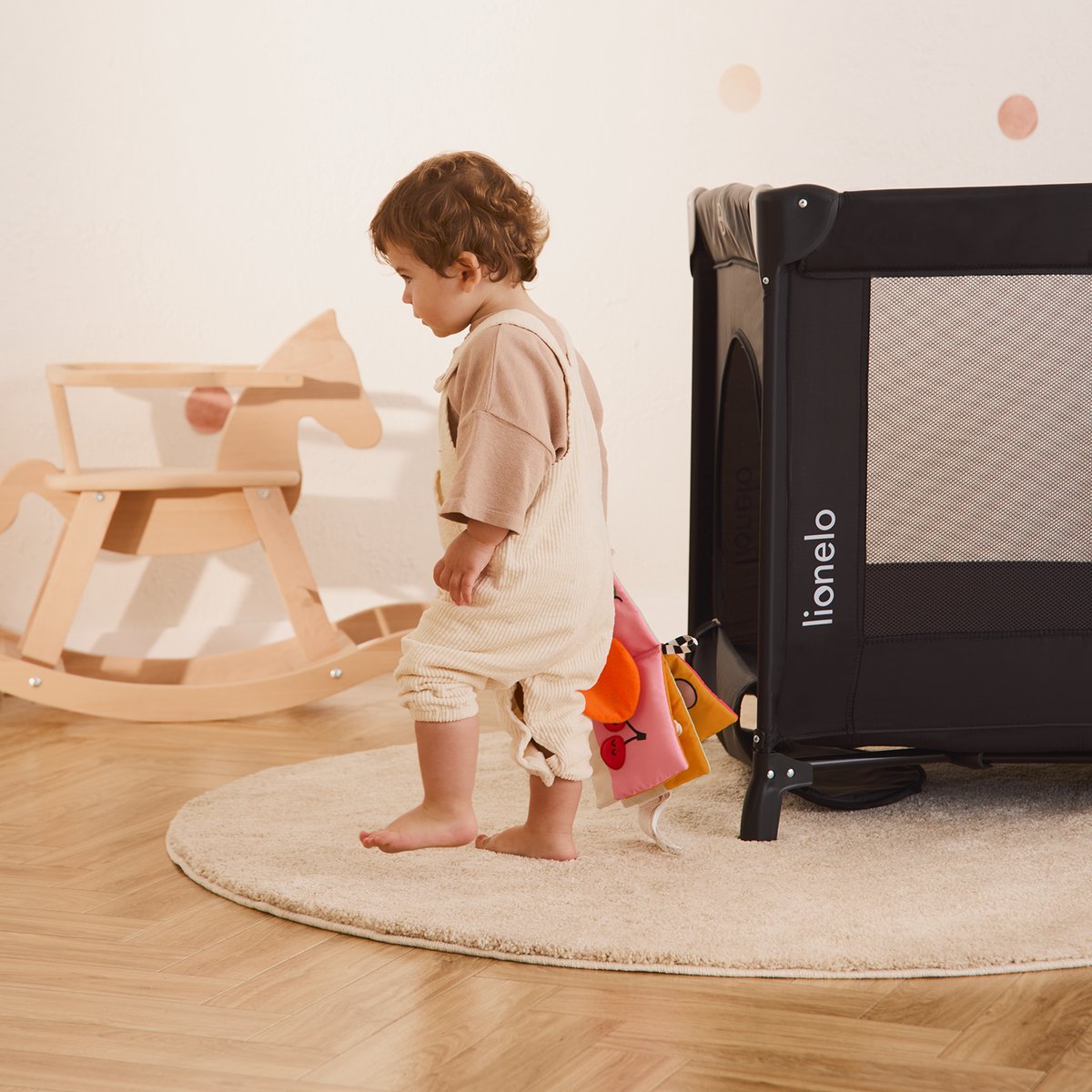 Lionelo Stefi Campingbedje 3 in 1 - Baby Bed / Inklapbare Box / Reisbedje - 60x120 cm - 0-36 maanden / tot 15 kg - MET comfort MATRAS - Zij-ingang met rits - Wielen - Transporttas - Babybed Babybox Ledikant thumbnail 4