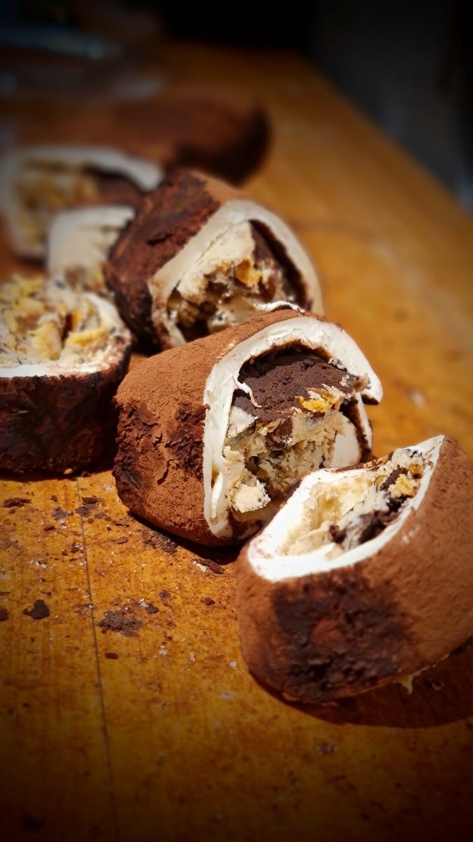 520 gr - luks lokum - delıght - Tiramisu Browni Turks Fruit met Amandelkruimels (Handgemaakt) - Tiramisu Browni Badem Kırıntılı Sarma Lokum Türk Lokumu 520 g -