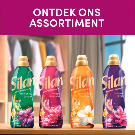 Quatre bouteilles d'adoucissant Silan : 'Fascinating Jungle', 'Magic Magnolia', 'Fascinating Frangipani', 'Dreamy Lotus'.