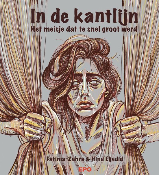 Boekomslag met de titel 'In de kantlijn'. Een meisje trekt gordijnen uit elkaar met een angstige uitdrukking.