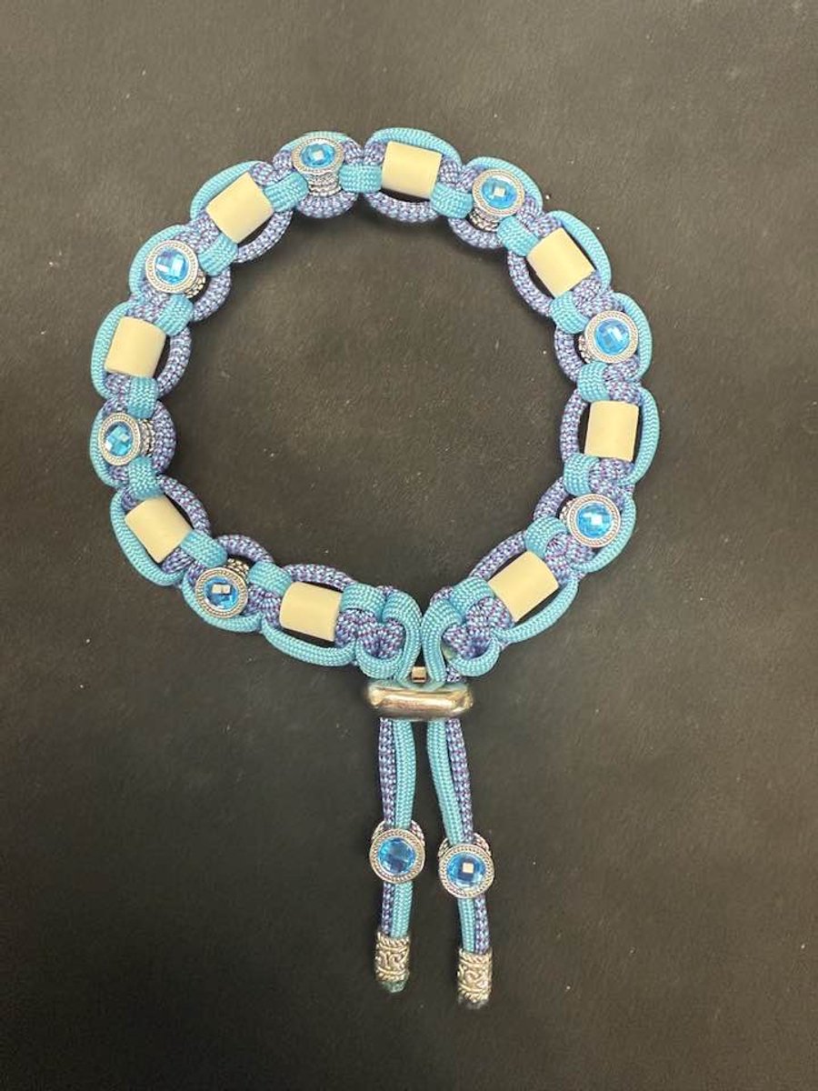 Anti-tekenband hond - Summertime - 35 cm - nekomvang vanaf 34 tot en met 39 cm - originele EM-X kralen lichtgrijs - maat M - turquoise blauw/paars - met zilverkleurige met blauw bedels