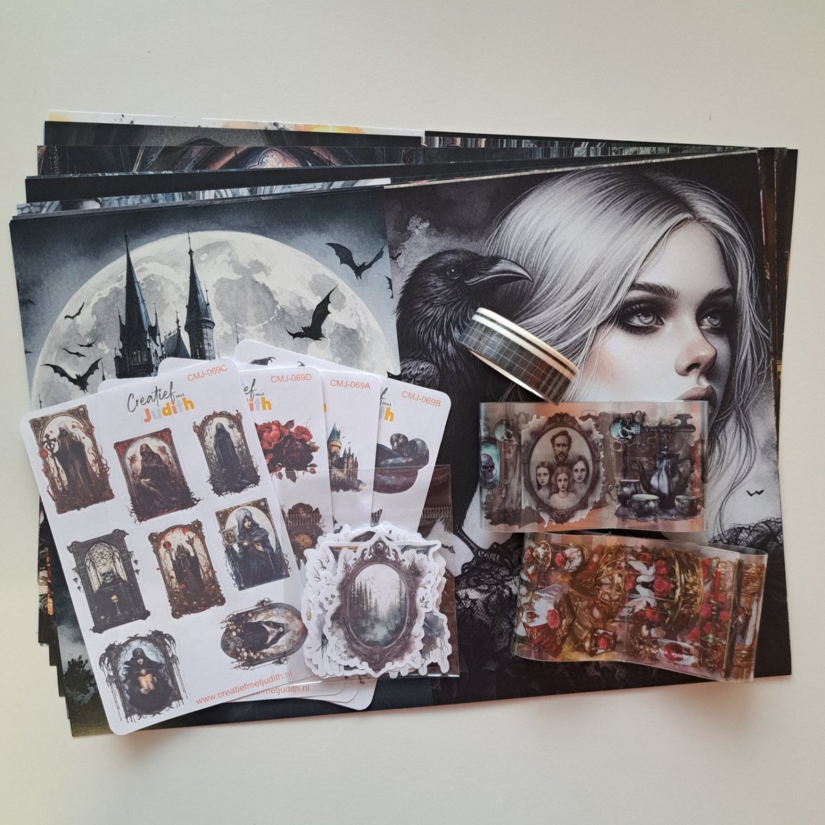 Gothic journal set - stickers - papier - thema fantasy skelet donker - bullet journal stickers- washi tape - transparante stickers - scrapbook - knutsel bundel - hobbypakket - volwassenen en kinderen