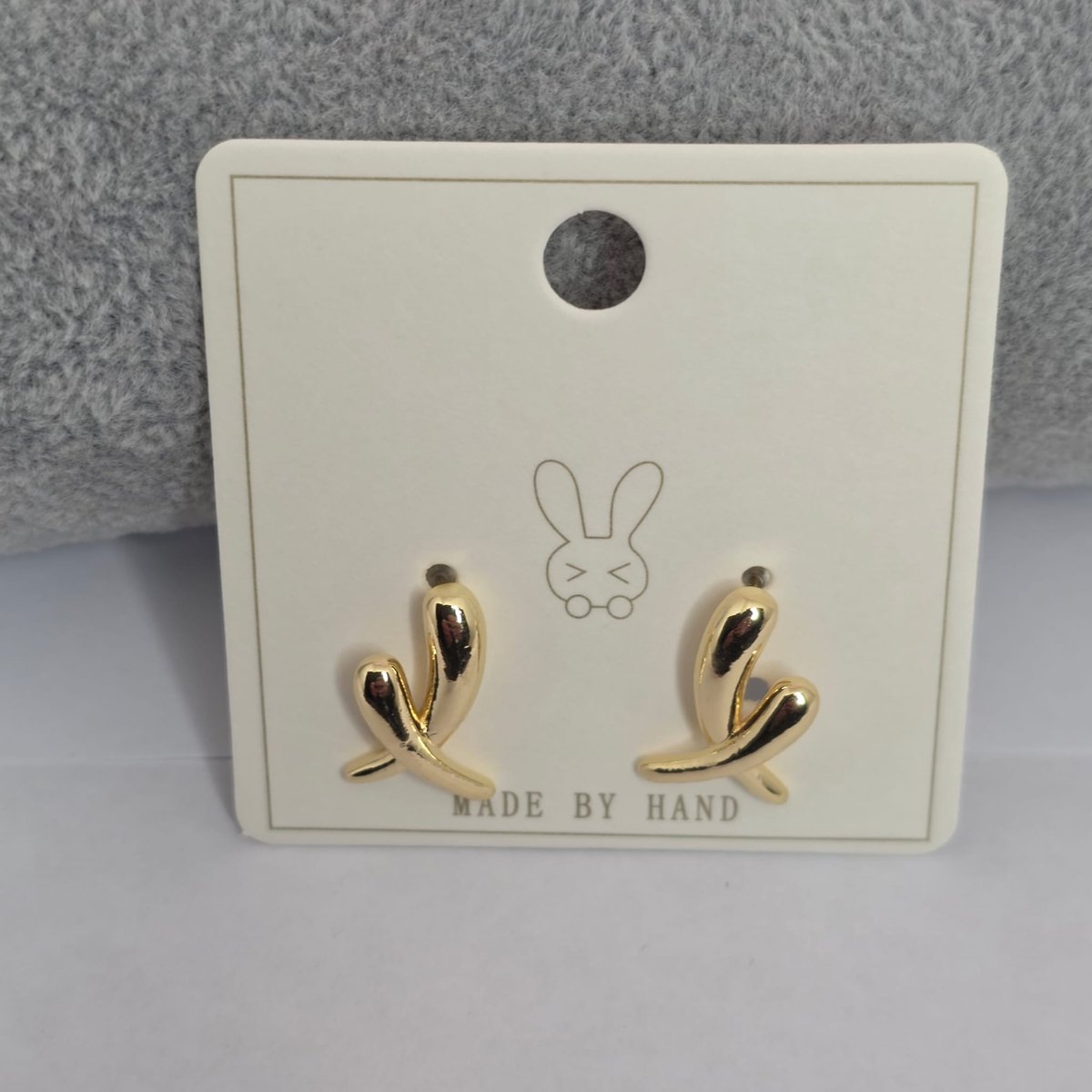 EHH Beauty - goudkleurige oorknopjes- Dames oorbellen- gekruist luxe design- cadeau vrouw kerst