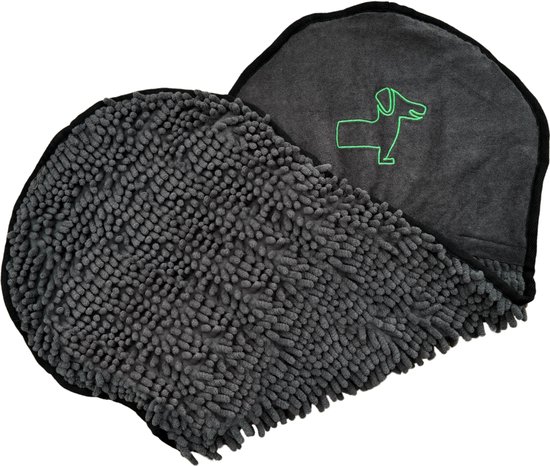 Een opengevouwen donkergrijze hondenhanddoek, met aan de ene kant een microvezel textuur en aan de andere kant een effen stof met groene hond-opdruk.