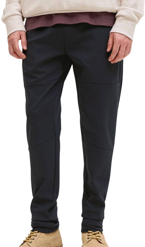 Donkerblauwe regular fit joggingbroek met gestikte naden op de pijpen.