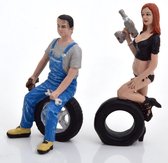 Tire Brigade Set #2 Derek & Michele - 1:18 - Motorhead Miniatures